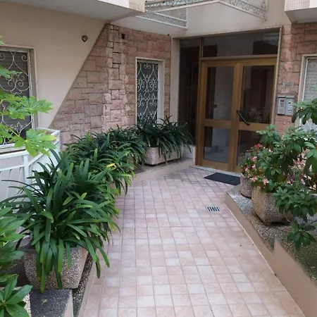 Ema's House With Parking Apartmán