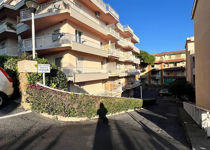 Acadamis Ema's House - *