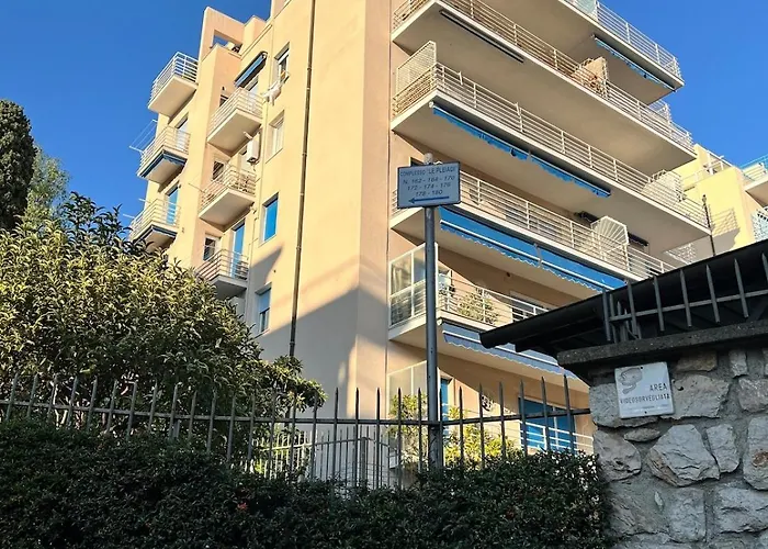 Acadamis Ema's House - *