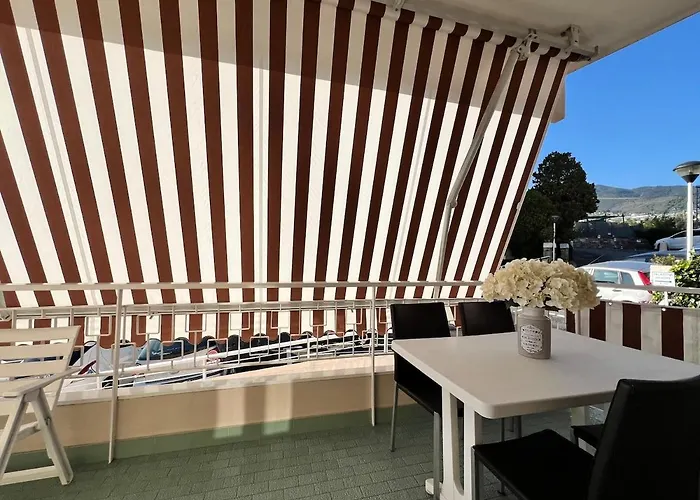 Апартаменты Acadamis Ema's House -